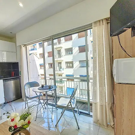 Nestor&jeeves - Palma - Proche