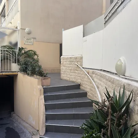 Nestor&jeeves - Palma - Proche *